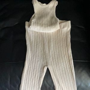 Cute piece two set originally bought from Tillys. Only worn once.